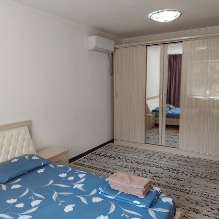 Apartment On Toktogula 比什凯克 外观 照片