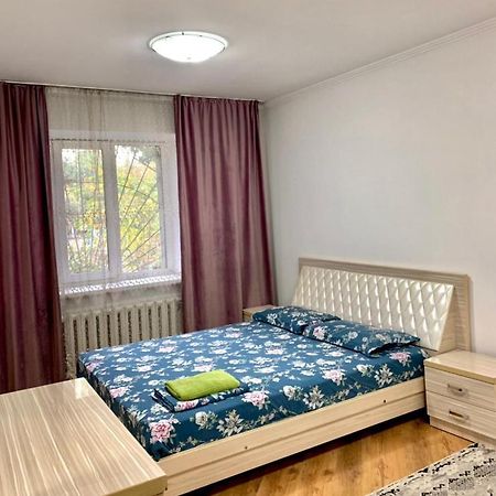 Apartment On Toktogula 比什凯克 外观 照片