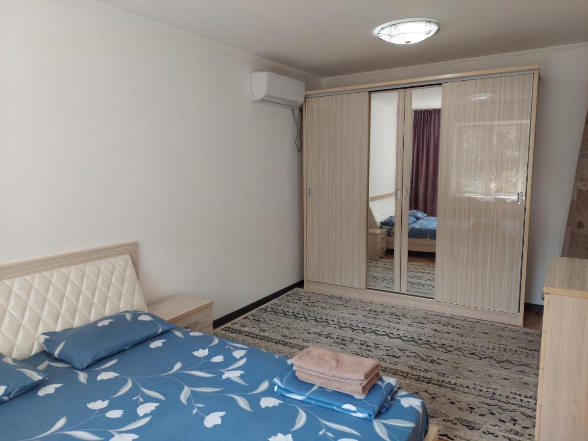 Apartment On Toktogula 比什凯克 外观 照片